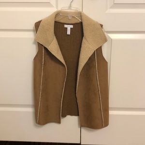 Gorgeous vest with fur collar